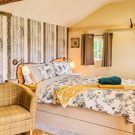 Walnut Lodge เวลส์ ภายนอก รูปภาพ